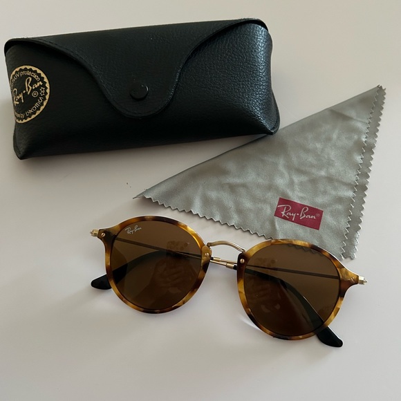 Ray-Ban Other - Ray-Ban BROWN/GOLD Sunglasses - GOOD USED CONDITION
